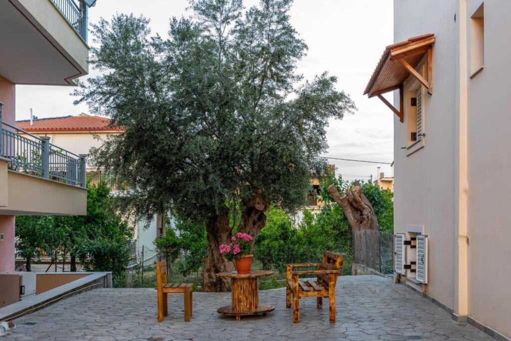 Eagle'S Nest City Apartments Aigio Eksteriør billede